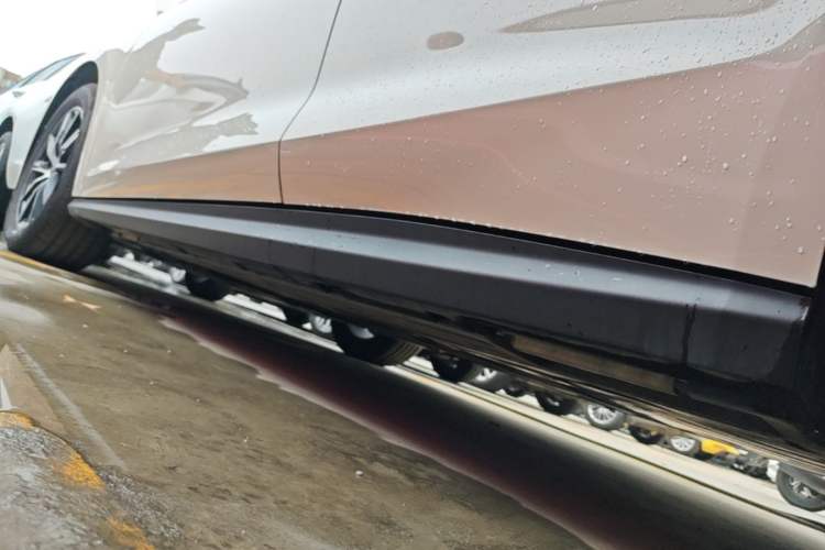 Used BYD Seal 06 New Energy 2024 DM-i 80KM Prestige Model Left Side Sill