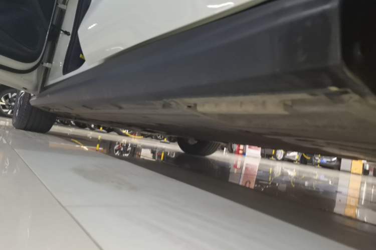 Used BYD Seal 06 New Energy 2024 DM-i 120KM Prestige Model Left Side Sill