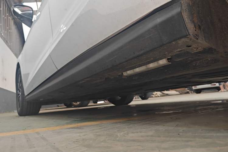 Used BYD Seal 06 New Energy 2024 DM-i 120KM Prestige Model Left Side Sill