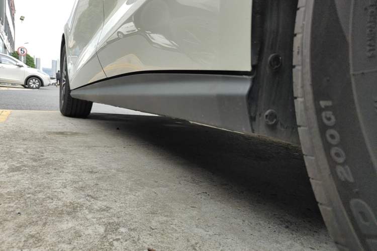 Used BYD Seal 06 New Energy 2024 DM-i 80KM Prestige Model Left Side Sill
