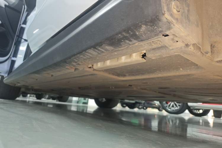 Used BYD Seal 06 New Energy 2024 DM-i 120KM Prestige Model Left Side Sill