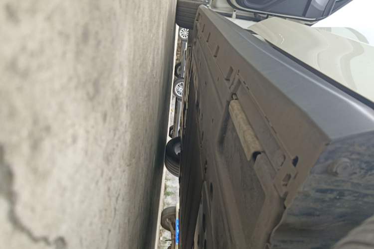 Used BYD Seal 06 New Energy 2024 DM-i 120KM Prestige Model Left Side Sill