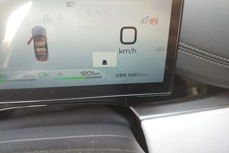 Used BYD Seal 06 New Energy 2024 DM-i 120KM Luxury Model Odometer Close Up
