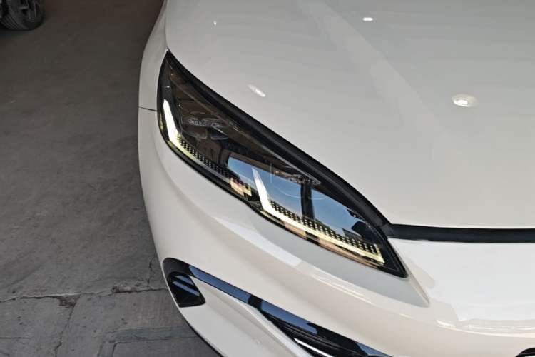 Used BYD Seal 06 New Energy 2024 DM-i 120KM Prestige Model Right Front Headlight