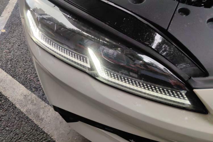 Used BYD Seal 06 New Energy 2024 DM-i 80KM Luxury Model Right Front Headlight