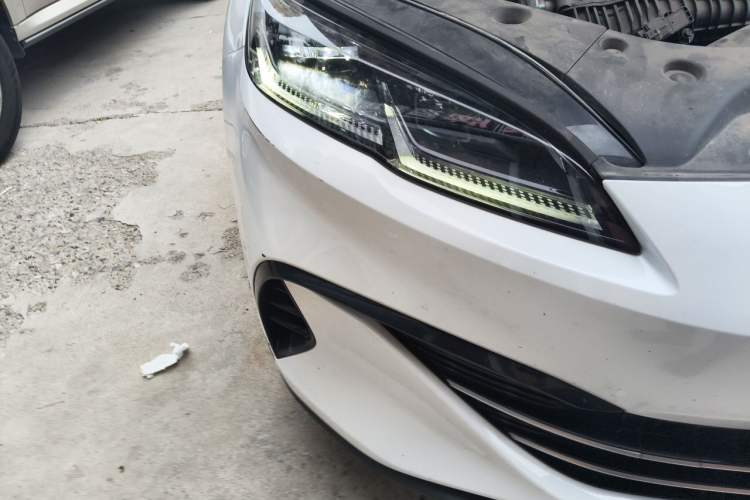 Used BYD Seal 06 New Energy 2024 DM-i 80KM Luxury Model Right Front Headlight