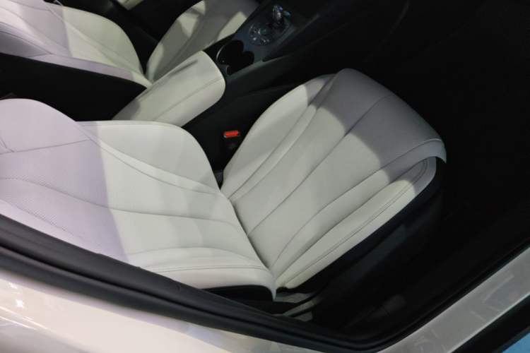 Used BYD Seal 06 New Energy 2024 DM-i 80KM Luxury Model Right Front Seat