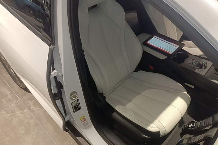 Used BYD Seal 06 New Energy 2024 DM-i 80KM Luxury Model Right Front Seat