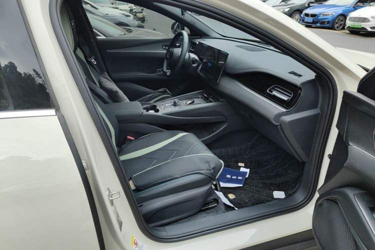 Used BYD Seal 06 New Energy 2024 DM-i 80KM Prestige Model Right Front Seat