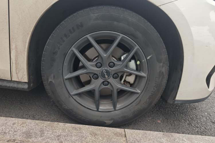 Used BYD Seal 06 New Energy 2024 DM-i 80KM Luxury Model Right Front Wheel Hub