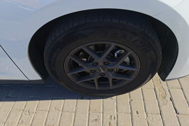 Used BYD Seal 06 New Energy 2024 DM-i 80KM Luxury Model Right Front Wheel Hub