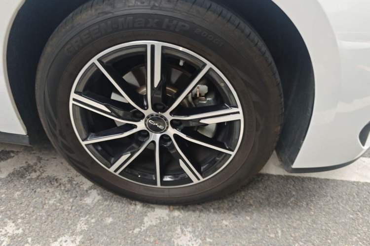 Used BYD Seal 06 New Energy 2024 DM-i 120KM Prestige Model Right Front Wheel Hub