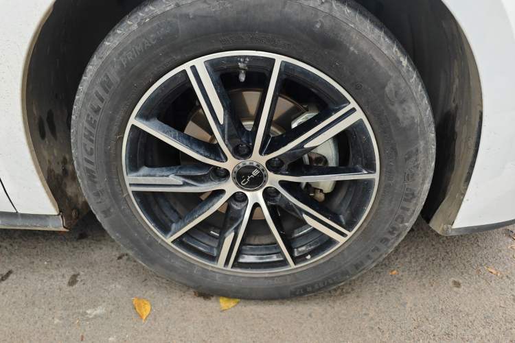 Used BYD Seal 06 New Energy 2024 DM-i 120KM Prestige Model Right Front Wheel Hub