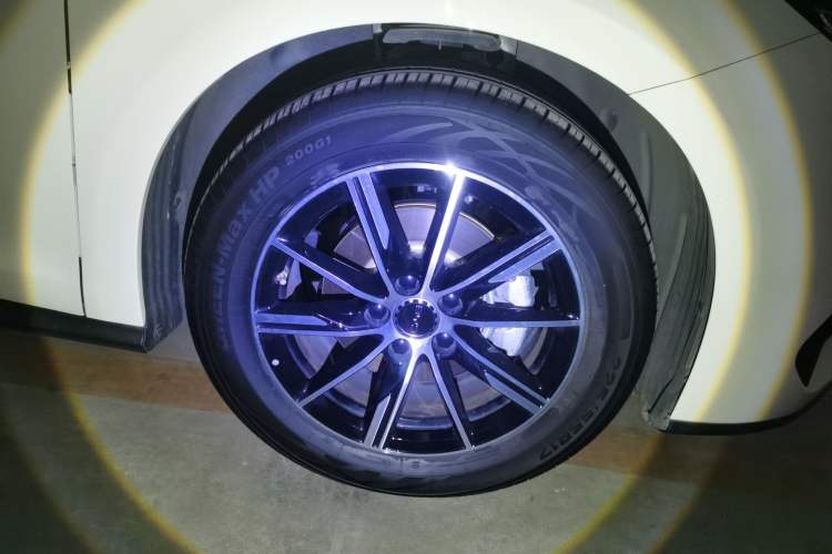 Used BYD Seal 06 New Energy 2024 DM-i 80KM Prestige Model Right Front Wheel Hub