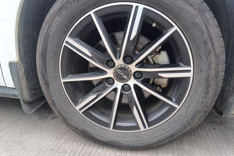 Used BYD Seal 06 New Energy 2024 DM-i 120KM Prestige Model Right Front Wheel Hub