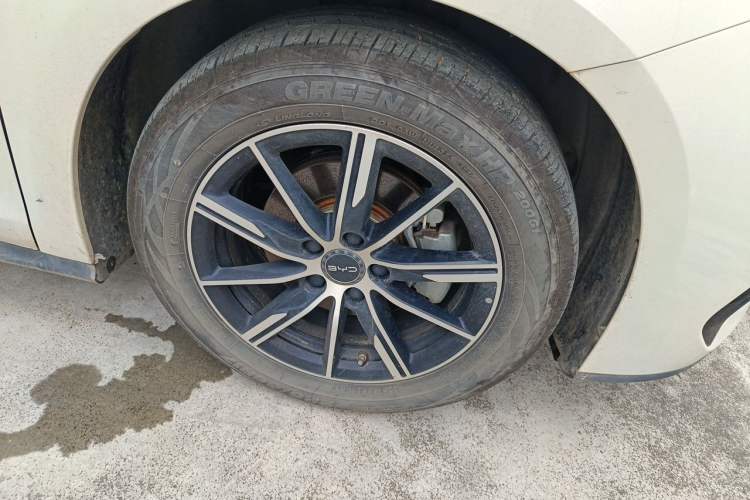 Used BYD Seal 06 New Energy 2024 DM-i 80KM Prestige Model Right Front Wheel Hub