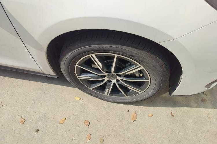 Used BYD Seal 06 New Energy 2024 DM-i 120KM Luxury Model Right Front Wheel Hub