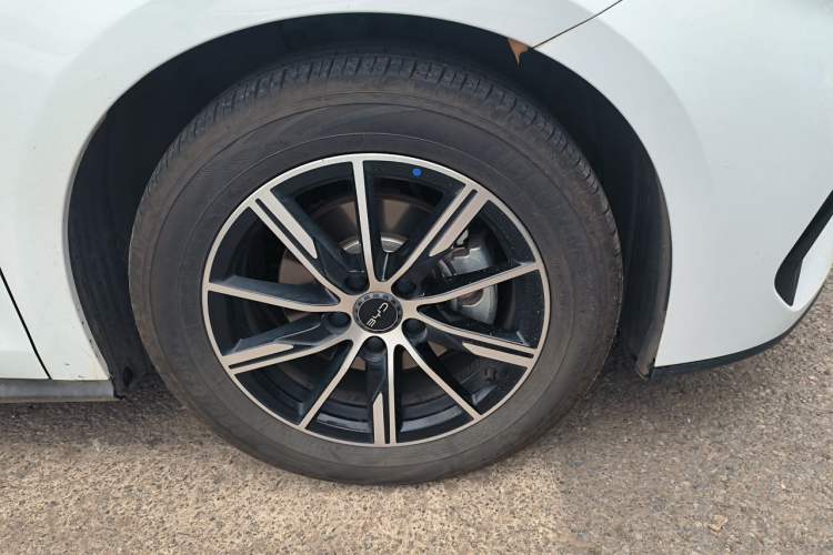 Used BYD Seal 06 New Energy 2024 DM-i 120KM Prestige Model Right Front Wheel Hub