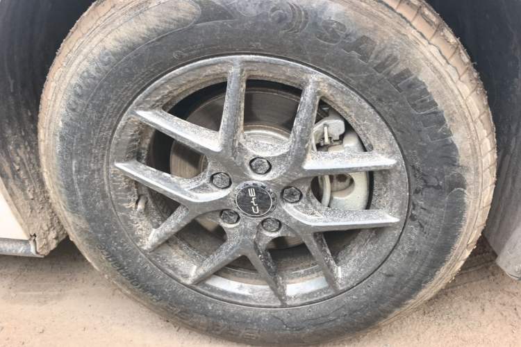 Used BYD Seal 06 New Energy 2024 DM-i 80KM Luxury Model Right Front Wheel Hub