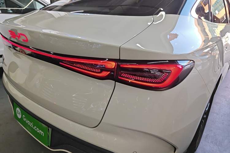 Used BYD Seal 06 New Energy 2024 DM-i 120KM Prestige Model Right Rear Taillight