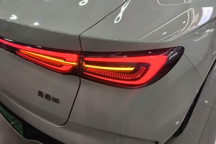 Used BYD Seal 06 New Energy 2024 DM-i 80KM Luxury Model Right Rear Taillight