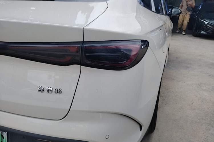 Used BYD Seal 06 New Energy 2024 DM-i 120KM Prestige Model Right Rear Taillight