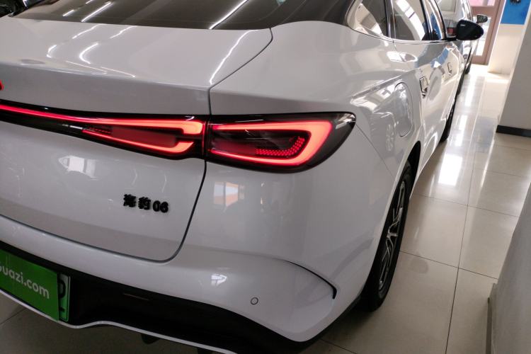 Used BYD Seal 06 New Energy 2024 DM-i 80KM Prestige Model Right Rear Taillight