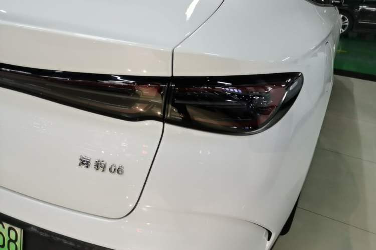 Used BYD Seal 06 New Energy 2024 DM-i 120KM Flagship Model Right Rear Taillight