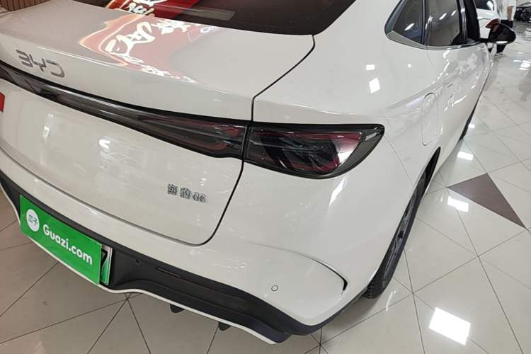 Used BYD Seal 06 New Energy 2024 DM-i 80KM Luxury Model Right Rear Taillight