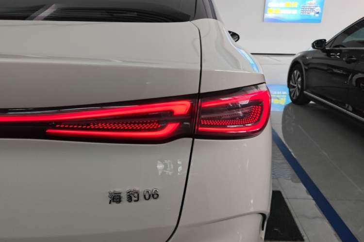 Used BYD Seal 06 New Energy 2024 DM-i 120KM Luxury Model Right Rear Taillight