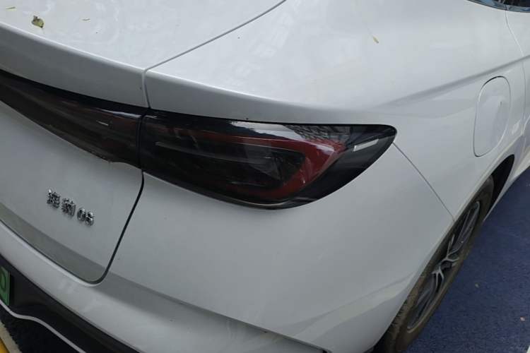 Used BYD Seal 06 New Energy 2024 DM-i 120KM Prestige Model Right Rear Taillight