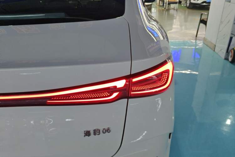 Used BYD Seal 06 New Energy 2024 DM-i 80KM Luxury Model Right Rear Taillight