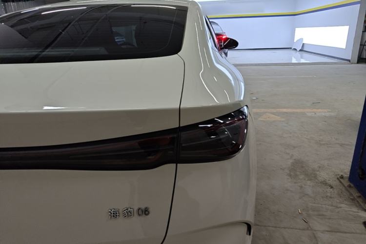 Used BYD Seal 06 New Energy 2024 DM-i 120KM Prestige Model Right Rear Taillight
