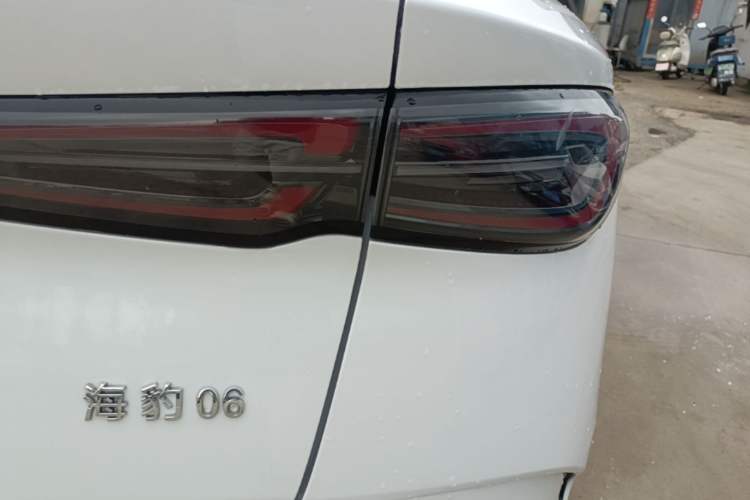 Used BYD Seal 06 New Energy 2024 DM-i 120KM Luxury Model Right Rear Taillight