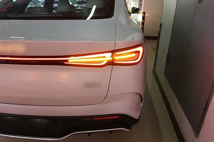 Used BYD Seal 06 New Energy 2024 DM-i 120KM Flagship Model Right Rear Taillight