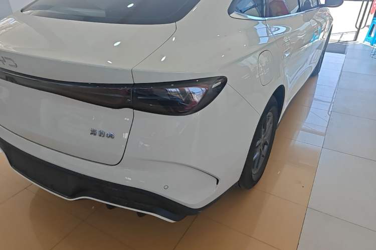Used BYD Seal 06 New Energy 2024 DM-i 80KM Luxury Model Right Rear Taillight