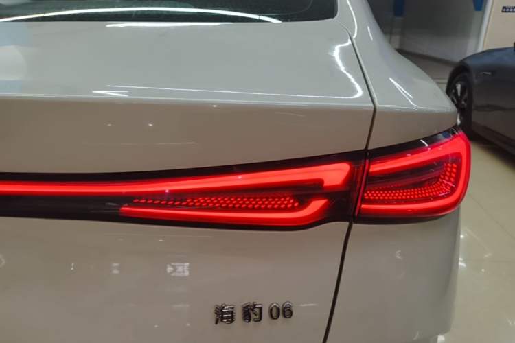 Used BYD Seal 06 New Energy 2024 DM-i 80KM Luxury Model Right Rear Taillight