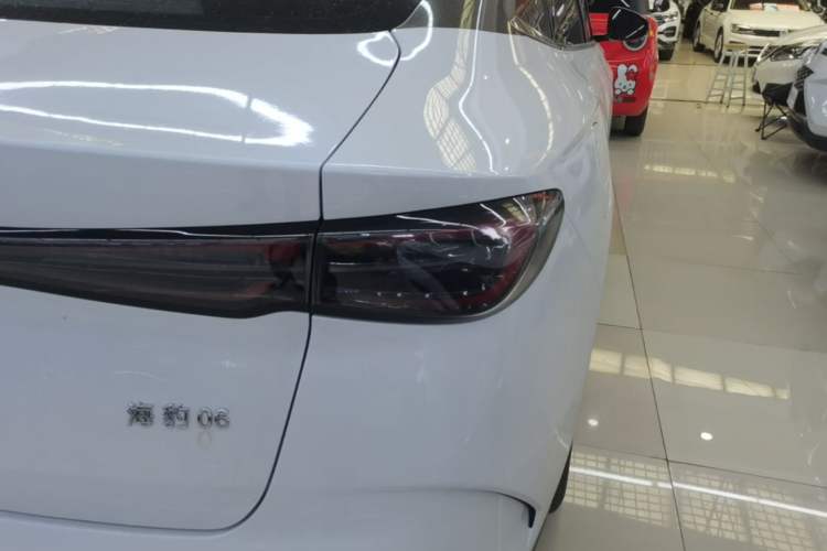 Used BYD Seal 06 New Energy 2024 DM-i 80KM Luxury Model Right Rear Taillight