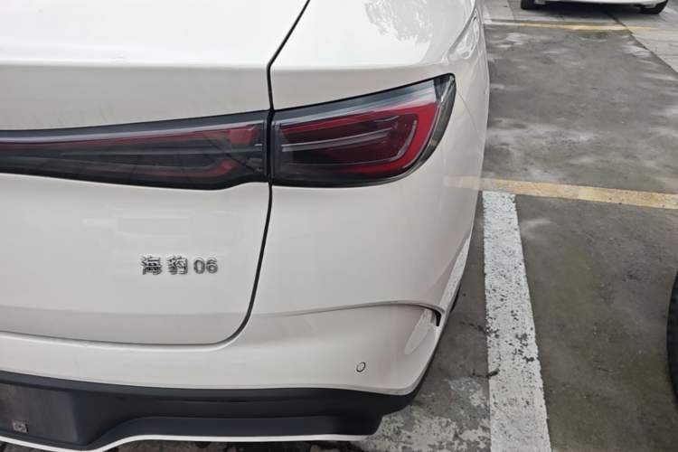 Used BYD Seal 06 New Energy 2024 DM-i 80KM Luxury Model Right Rear Taillight