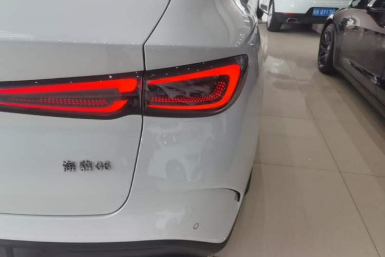 Used BYD Seal 06 New Energy 2024 DM-i 80KM Prestige Model Right Rear Taillight