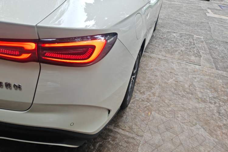Used BYD Seal 06 New Energy 2024 DM-i 120KM Luxury Model Right Rear Taillight