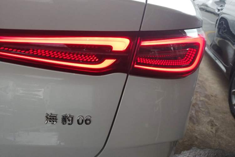 Used BYD Seal 06 New Energy 2024 DM-i 120KM Flagship Model Right Rear Taillight