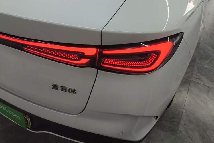 Used BYD Seal 06 New Energy 2024 DM-i 120KM Luxury Model Right Rear Taillight
