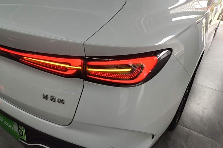 Used BYD Seal 06 New Energy 2024 DM-i 120KM Luxury Model Right Rear Taillight