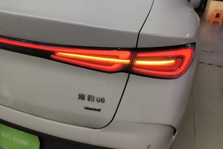 Used BYD Seal 06 New Energy 2024 DM-i 80KM Prestige Model Right Rear Taillight