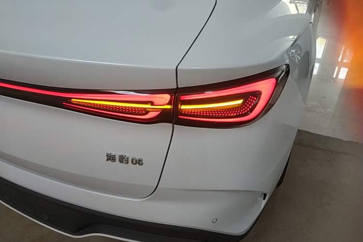 Used BYD Seal 06 New Energy 2024 DM-i 120KM Luxury Model Right Rear Taillight