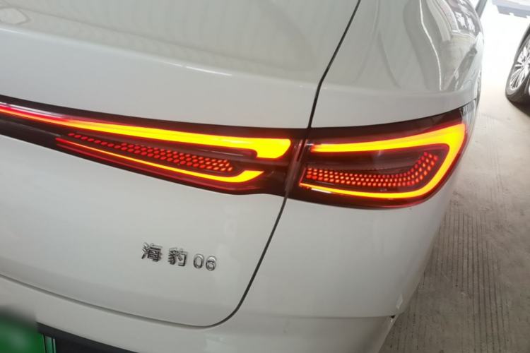 Used BYD Seal 06 New Energy 2024 DM-i 80KM Prestige Model Right Rear Taillight