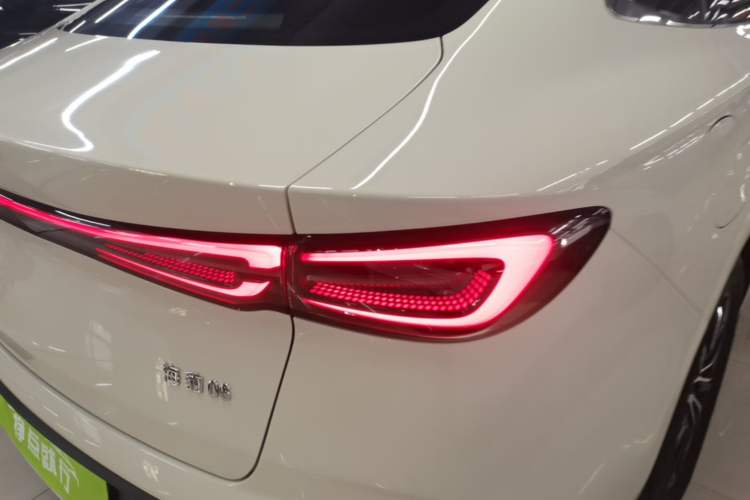 Used BYD Seal 06 New Energy 2024 DM-i 120KM Prestige Model Right Rear Taillight