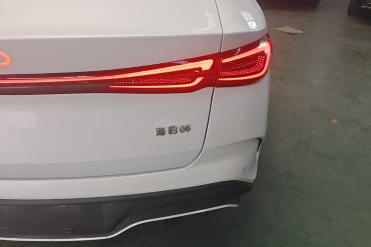 Used BYD Seal 06 New Energy 2024 DM-i 80KM Luxury Model Right Rear Taillight