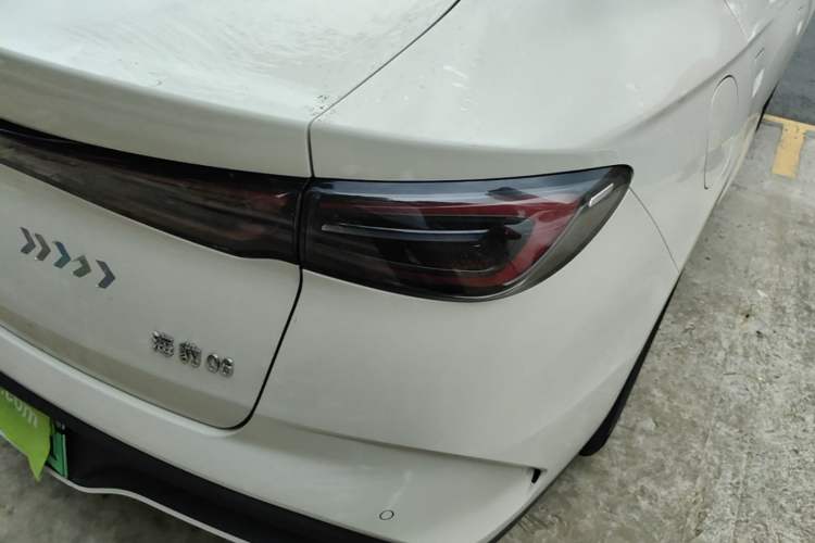 Used BYD Seal 06 New Energy 2024 DM-i 80KM Prestige Model Right Rear Taillight